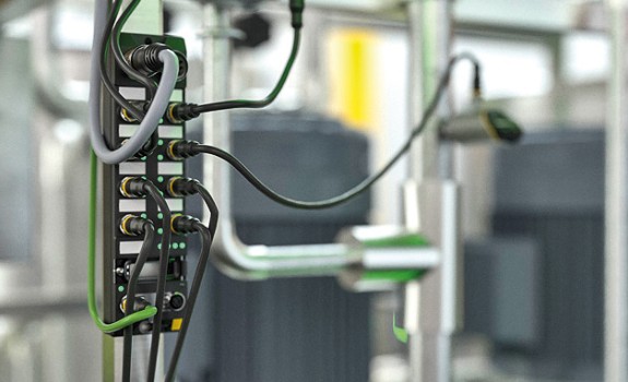 危険区域でのイーサネット対応スキッドによる柔軟性、プロセス分析、グローバル展開の最適化